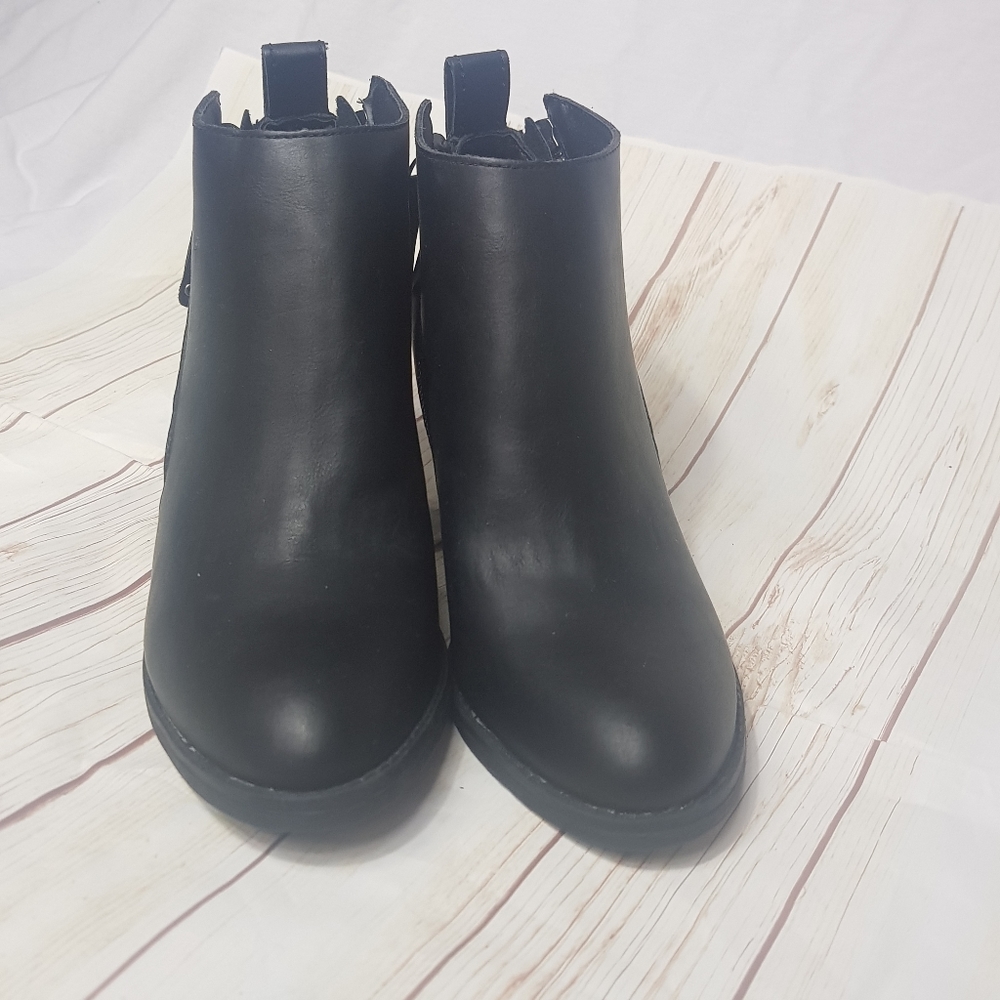 Massini NWOT "Ashton" Double Zip Booties